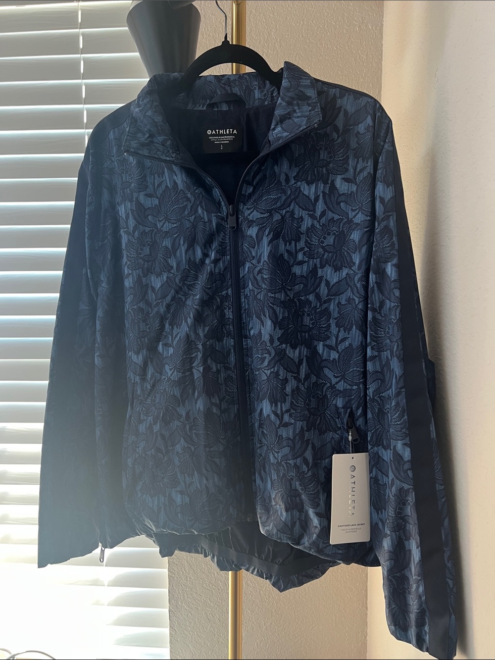 NWT Athleta Sightseer Lace Printed Jacket - Picture 4 of 8